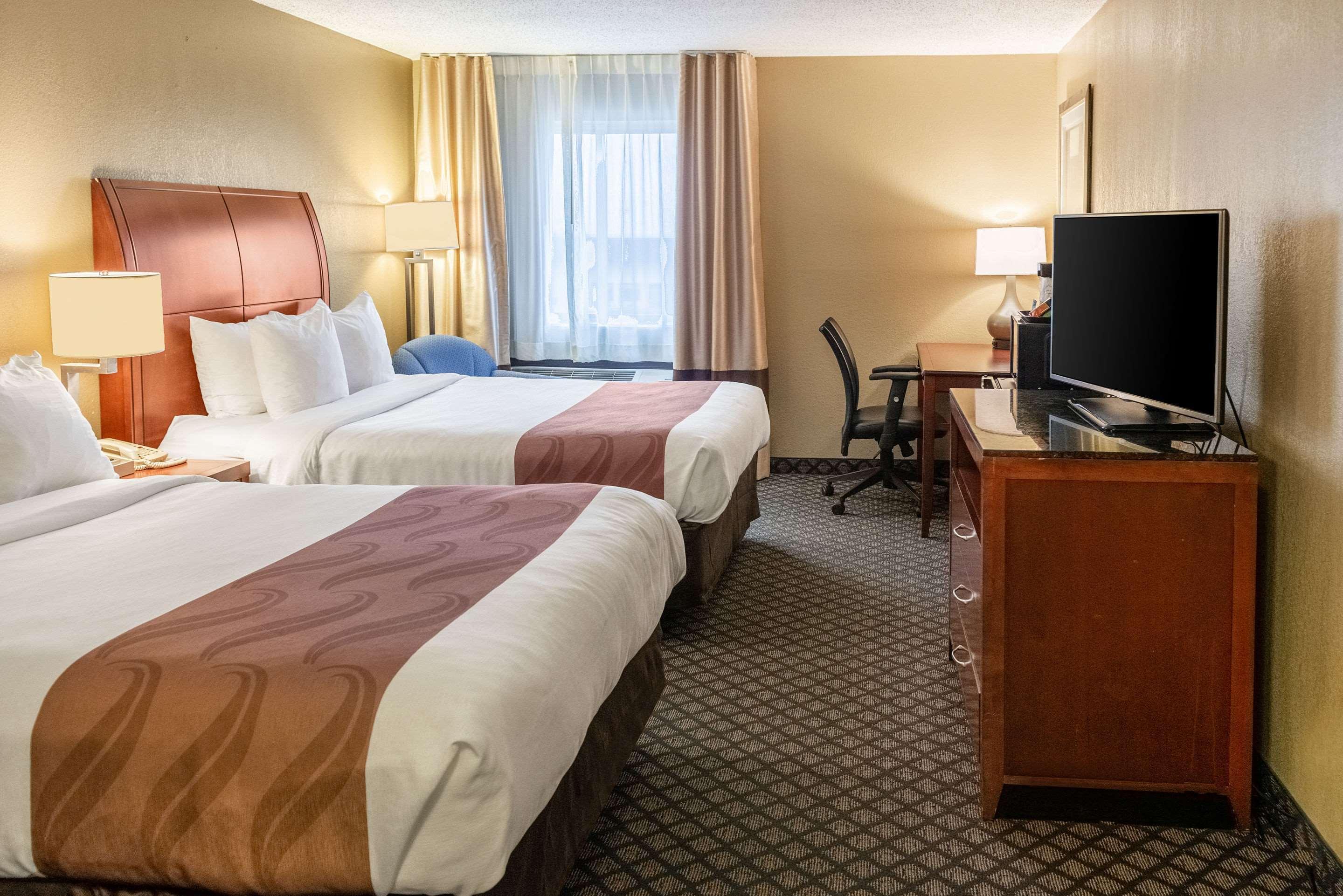 Quality Inn & Suites Seville Esterno foto