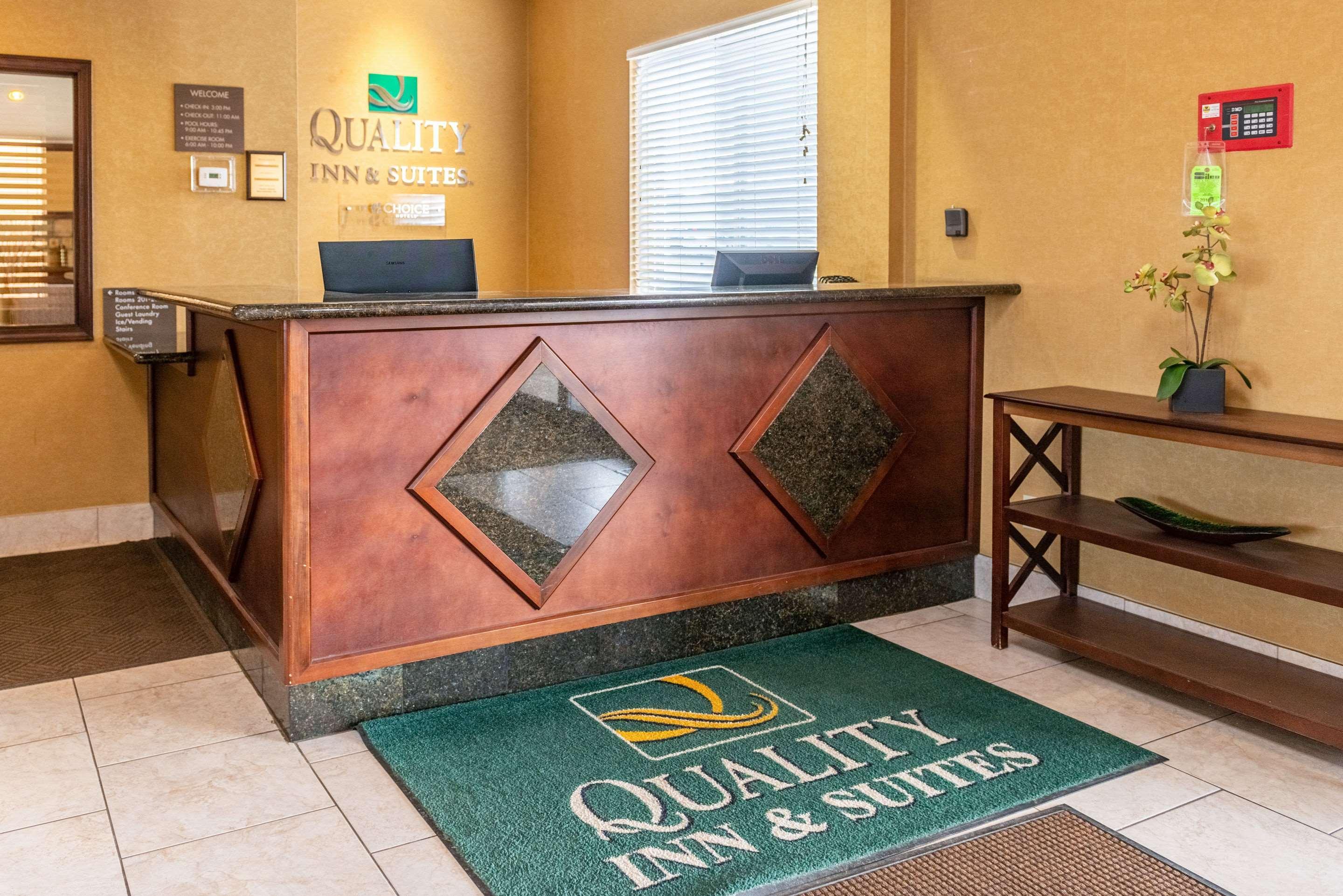 Quality Inn & Suites Seville Esterno foto