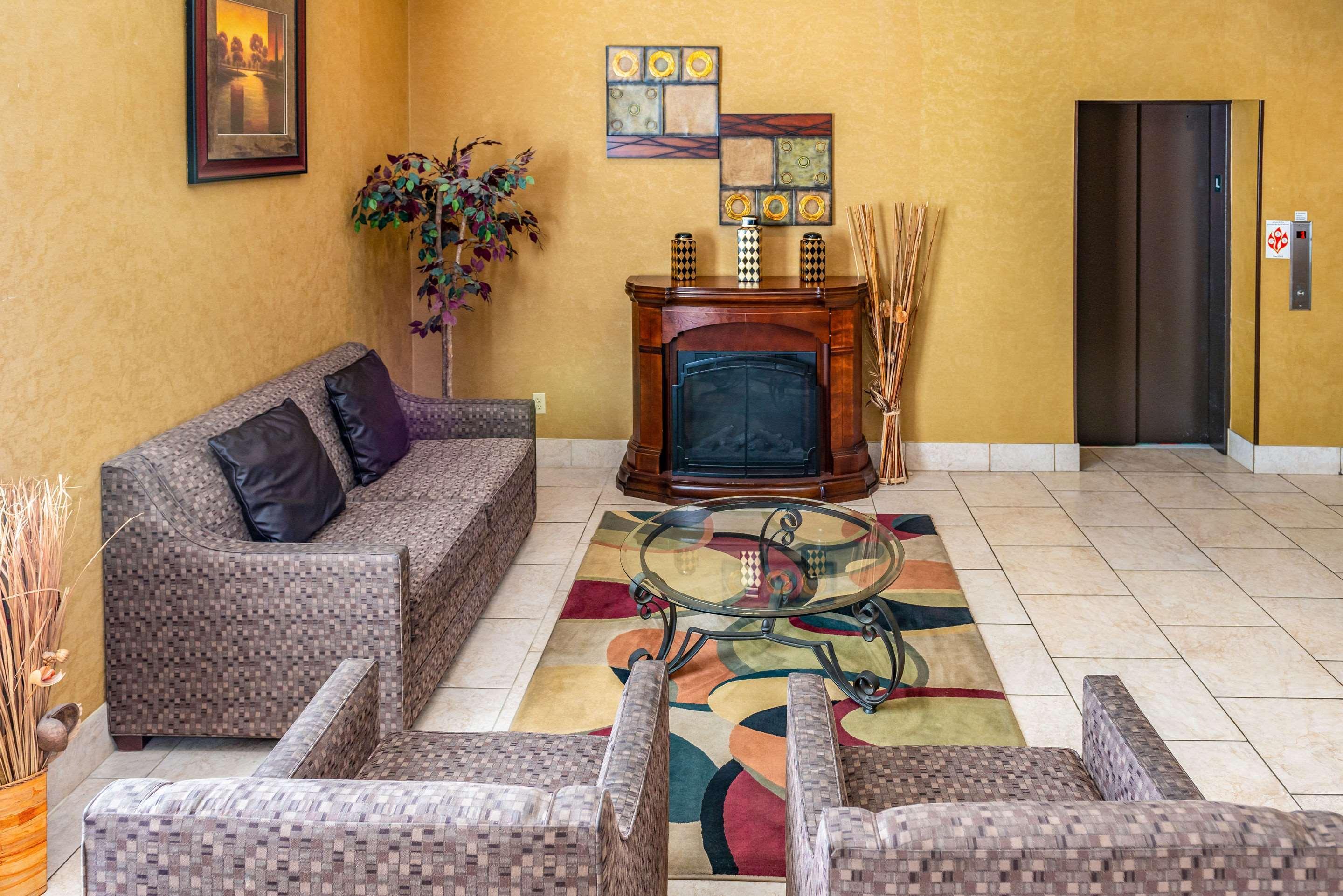 Quality Inn & Suites Seville Esterno foto