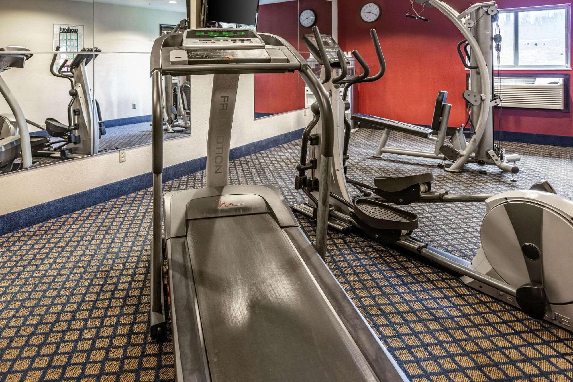Quality Inn & Suites Seville Esterno foto