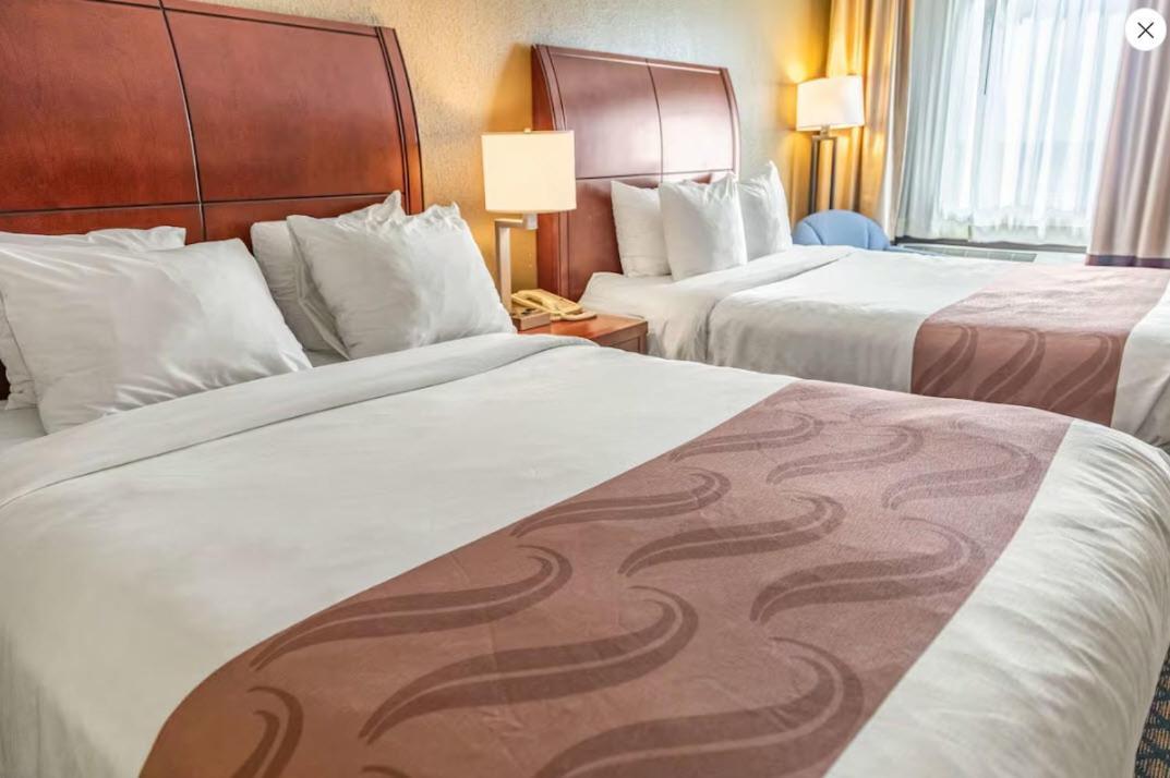 Quality Inn & Suites Seville Esterno foto