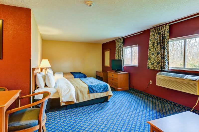 Quality Inn & Suites Seville Esterno foto